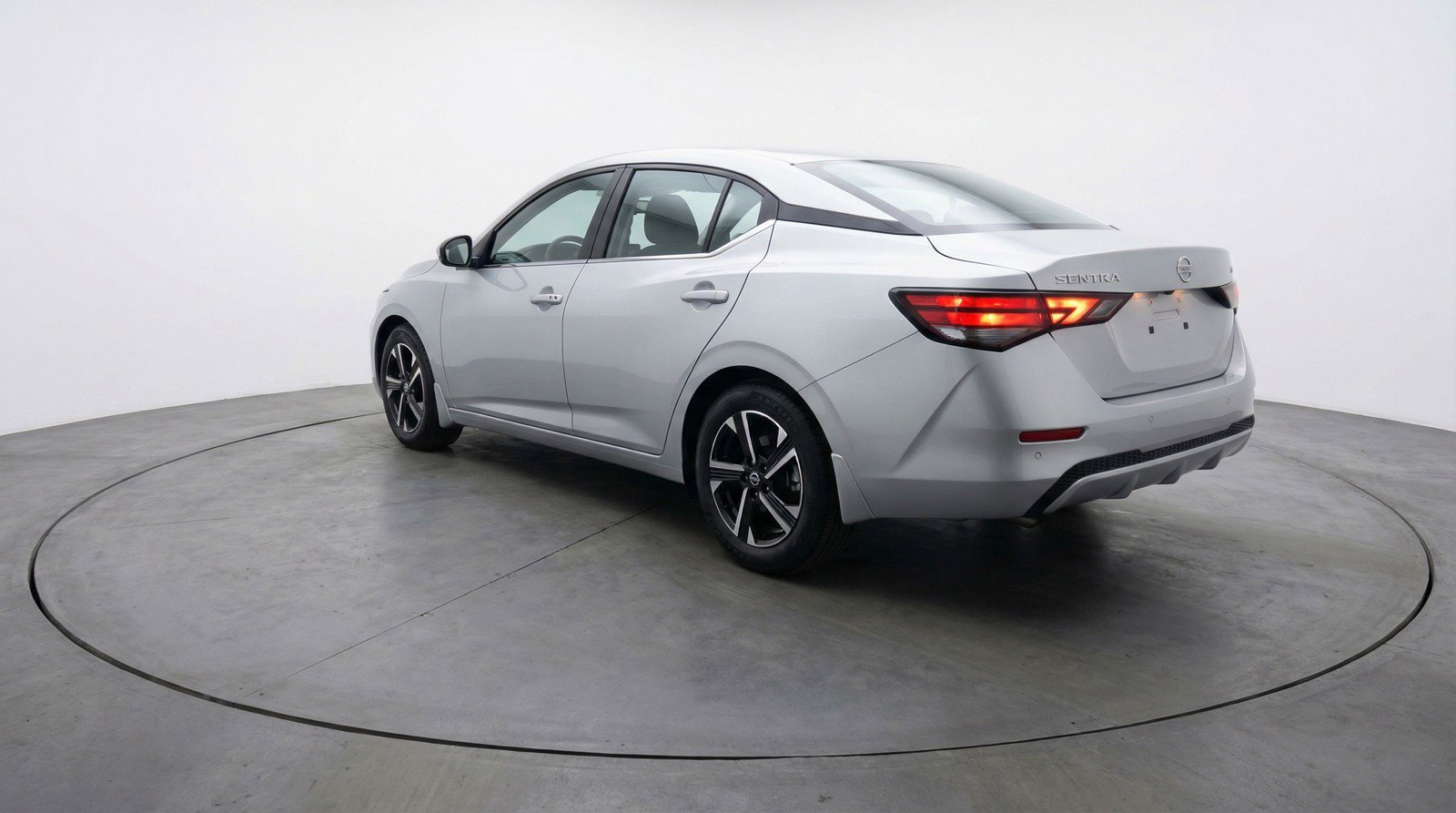 Used 2025 Nissan Sentra SV FWD image 6