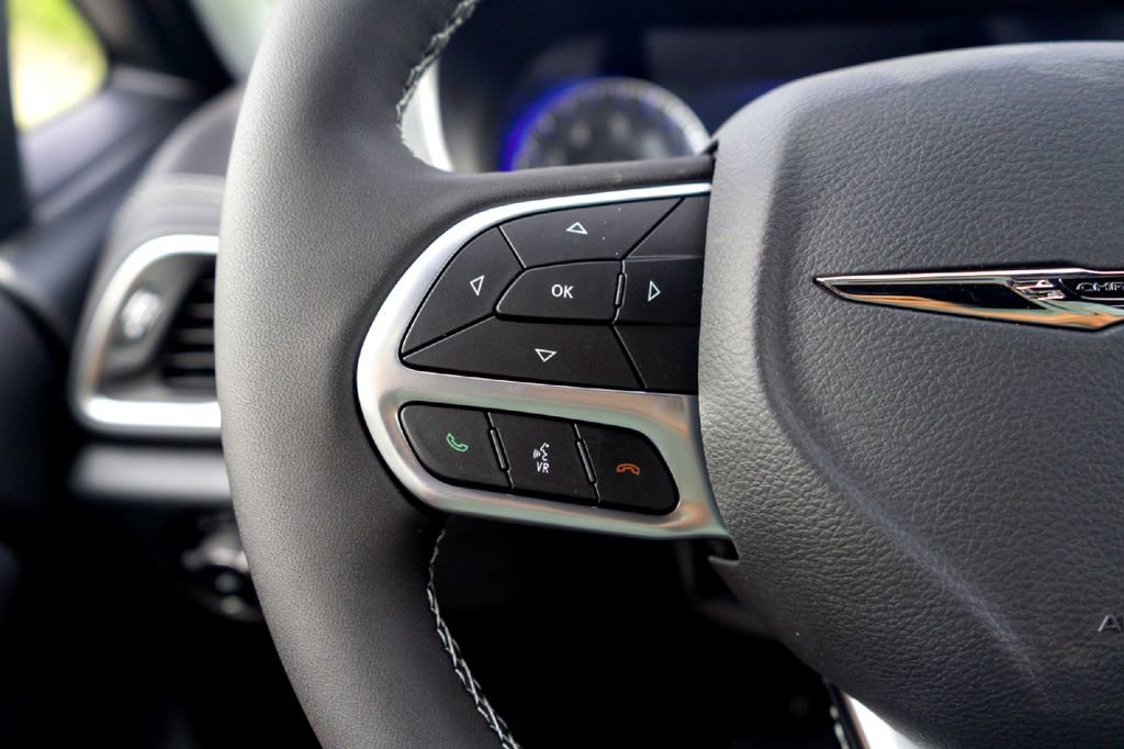 New 2026 Chrysler Pacifica Limited FWD image 14