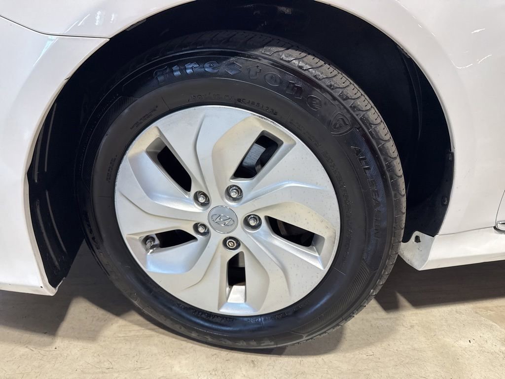Used 2013 Hyundai Sonata Hybrid FWD image 2