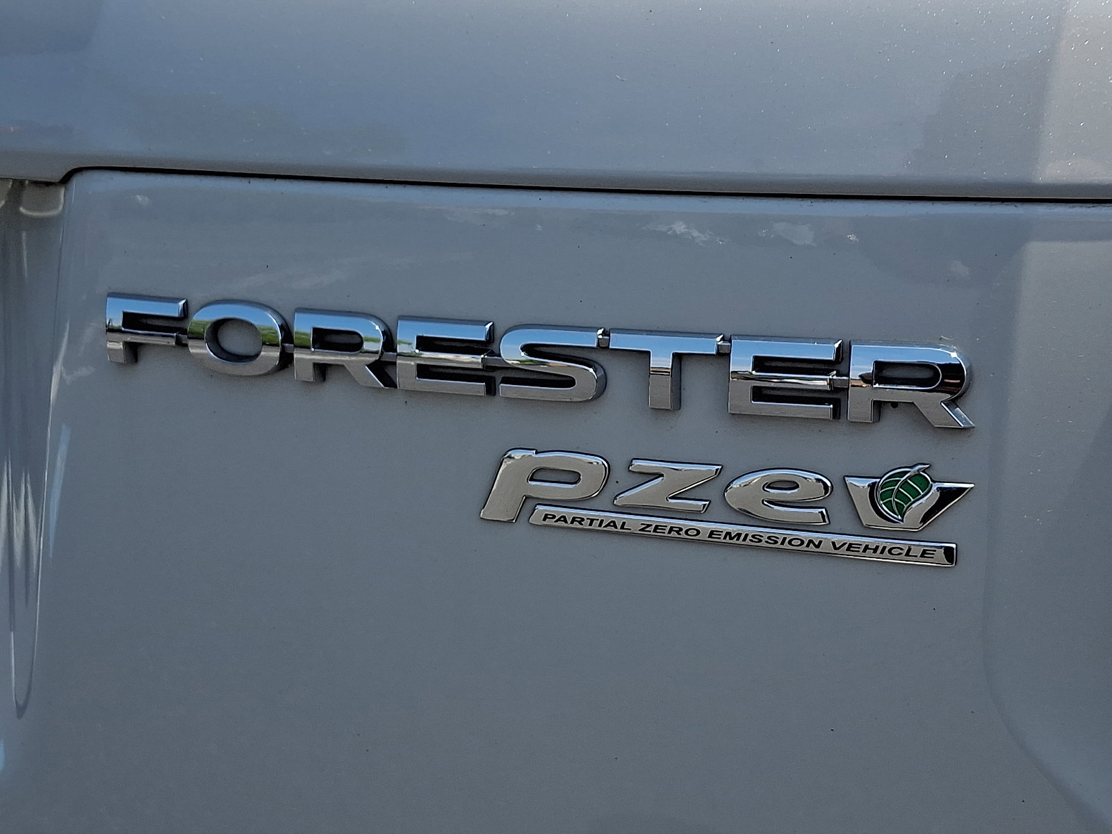 Used 2016 Subaru Forester 2.5i Touring w/ Eyesight & Navigation System AWD/4WD image 30