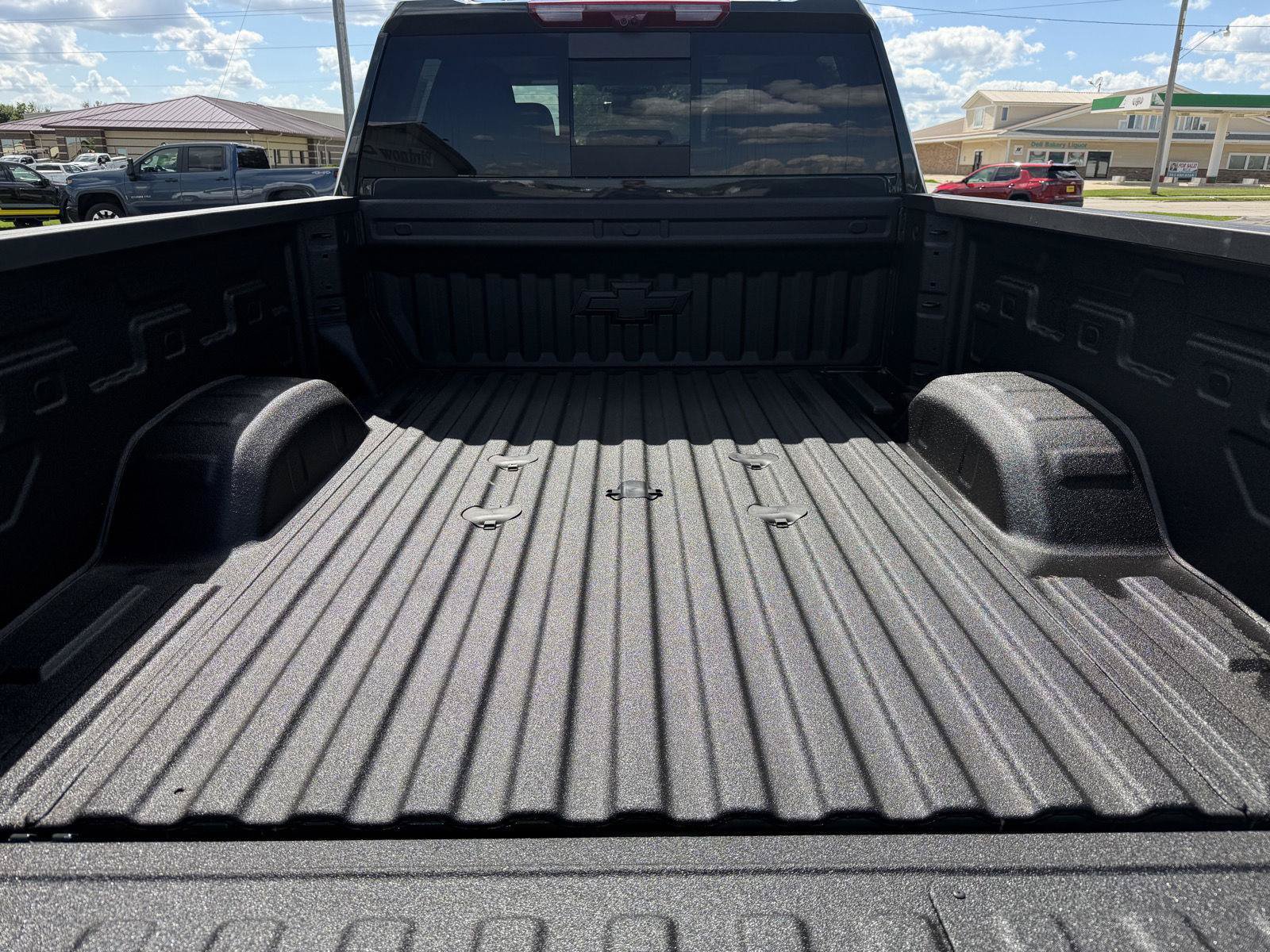 New 2026 Chevrolet Silverado 2500 LTZ w/ LTZ Premium Package AWD/4WD image 9