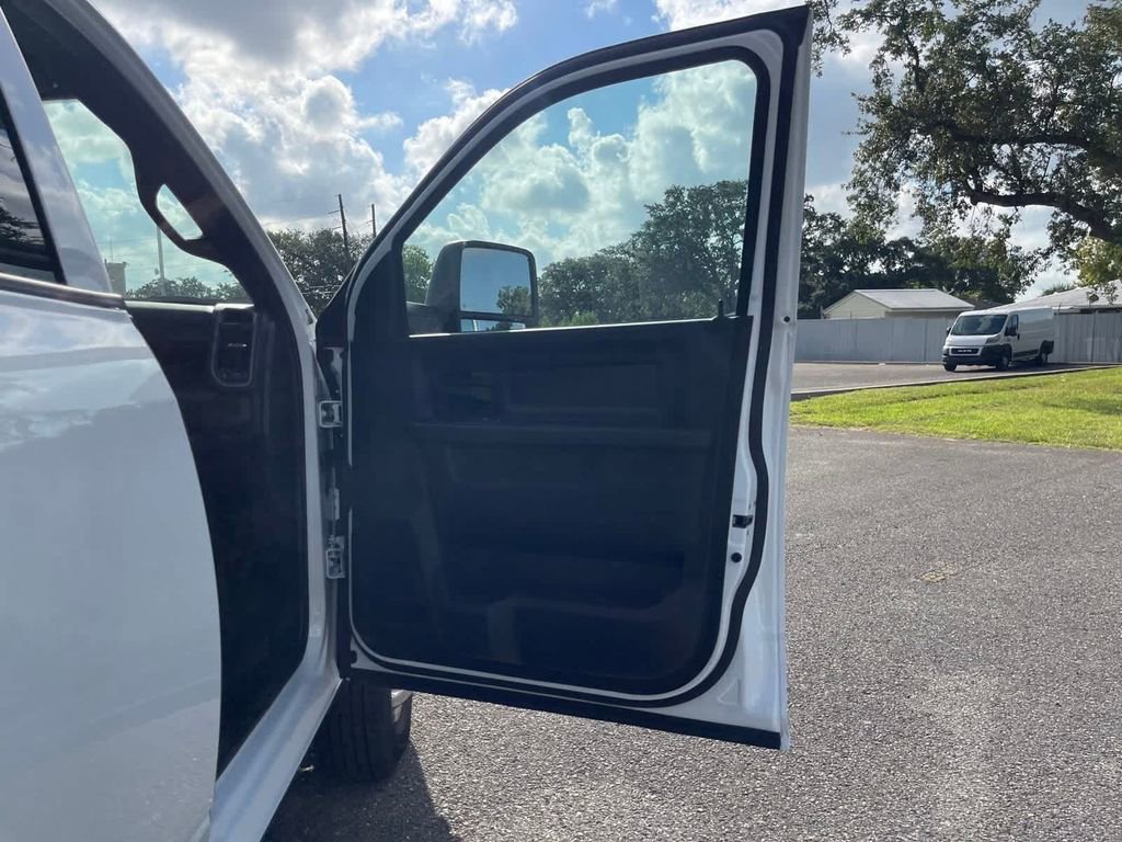 Used 2024 RAM 3500 Tradesman w/ Chrome Appearance Group image 38