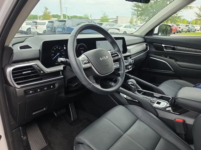 Certified 2025 Kia Telluride SX w/ SX Captain's Chair Package FWD image 15