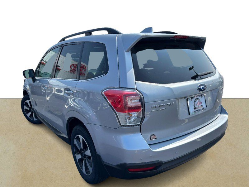 Used 2017 Subaru Forester 2.5i Limited AWD/4WD image 6