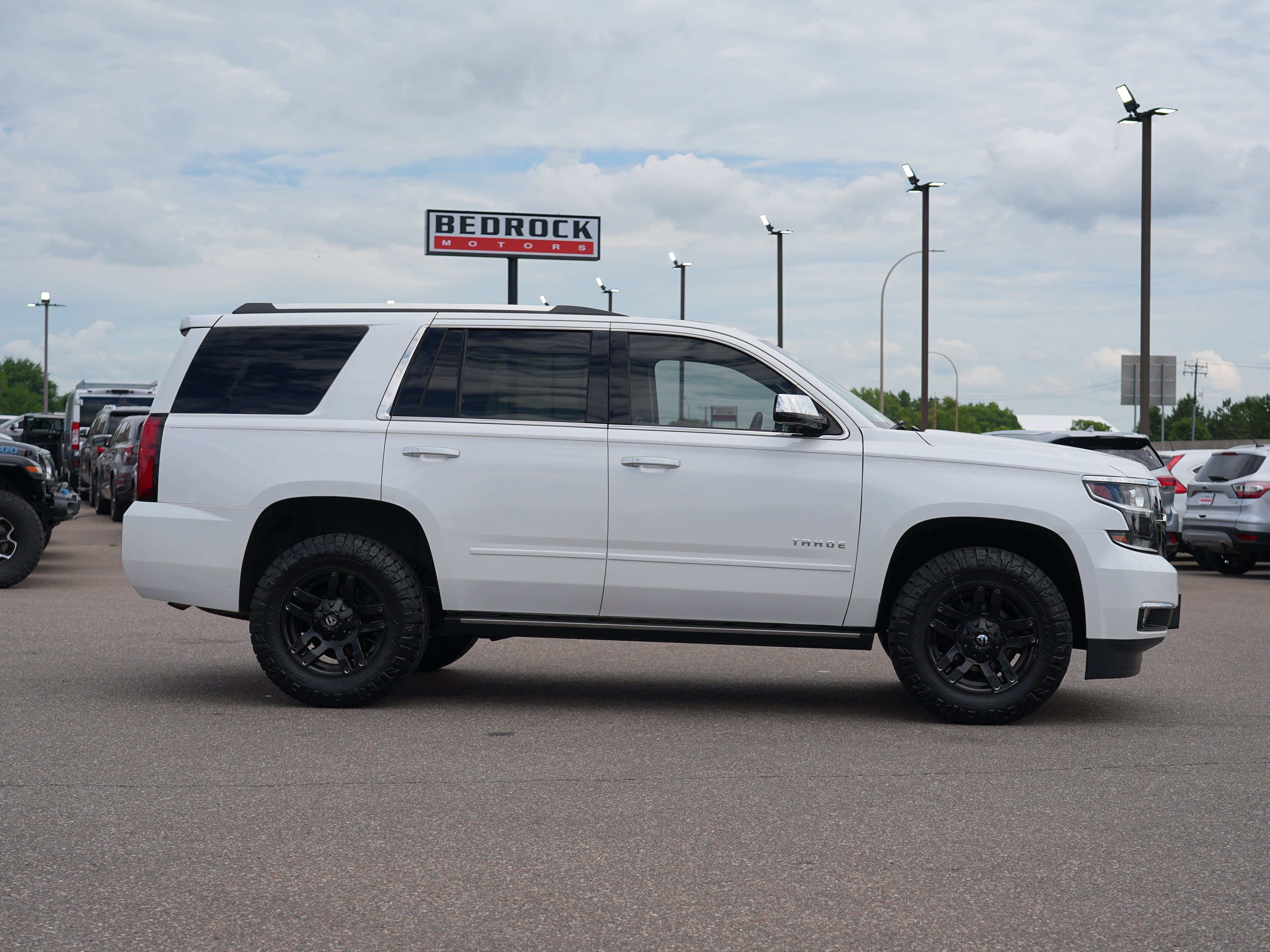 Used 2018 Chevrolet Tahoe Premier AWD/4WD image 2