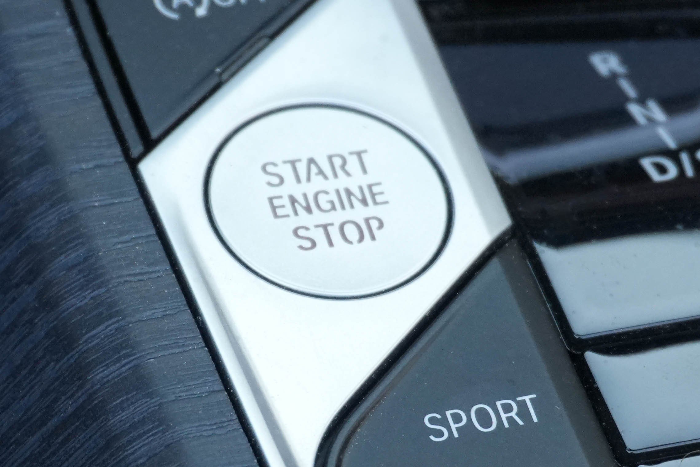 Certified 2025 BMW 430i Convertible w/ Premium Package image 27