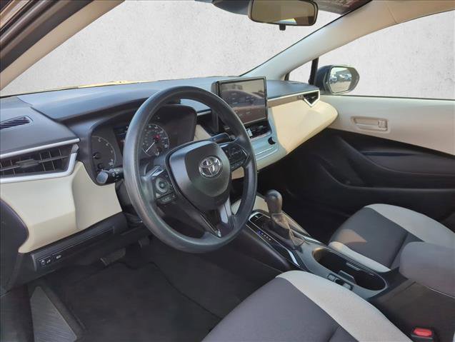 Used 2025 Toyota Corolla LE image 10