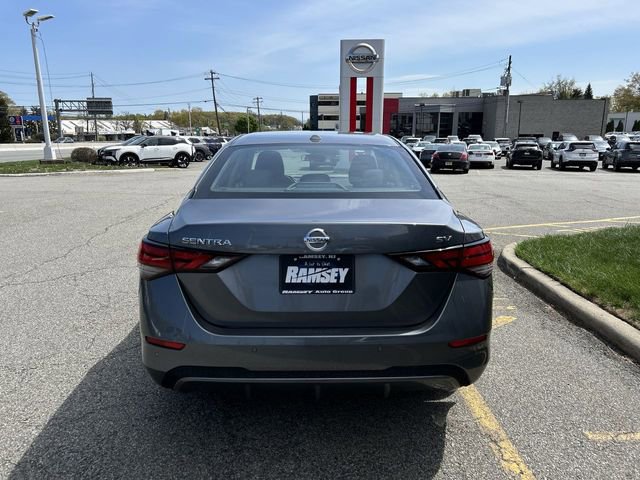 Certified 2022 Nissan Sentra SV FWD image 7
