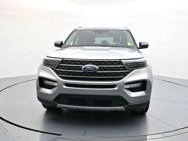 Used 2023 Ford Explorer XLT w/ Equipment Group 202A image 2