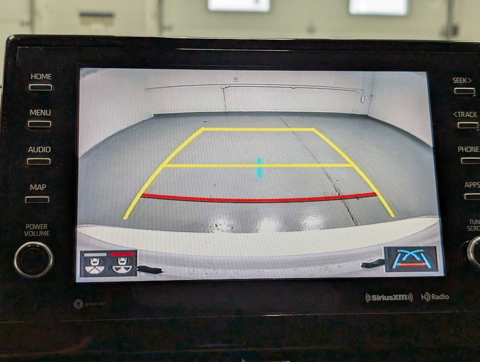 Used 2021 Toyota Camry XLE FWD image 25