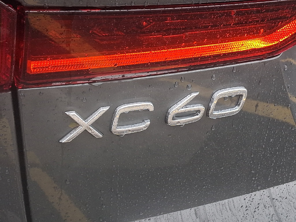 New 2027 Volvo XC60 B5 Plus AWD/4WD image 21