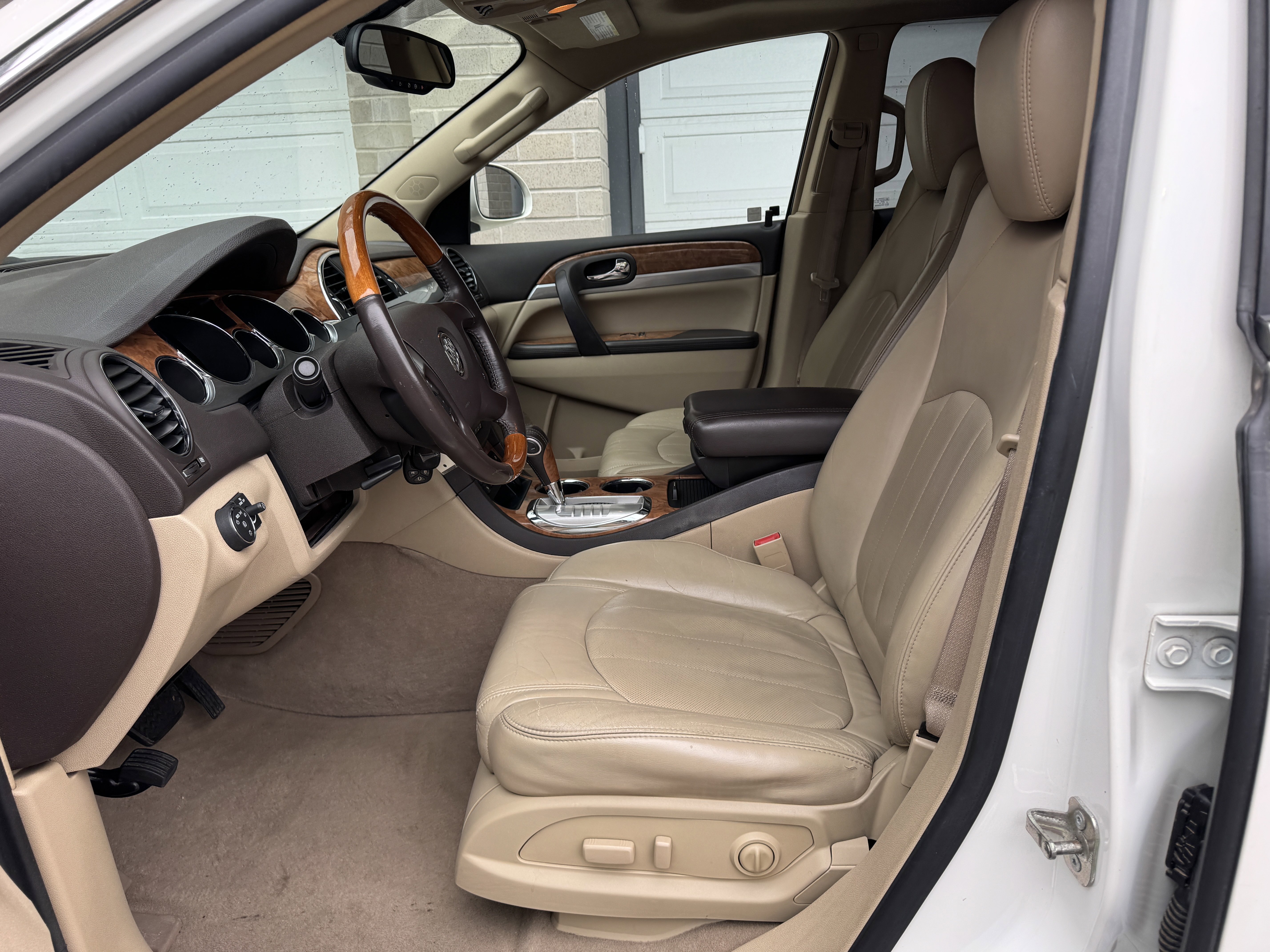 Used 2010 Buick Enclave CXL w/ Trailering Provision Package AWD/4WD image 16