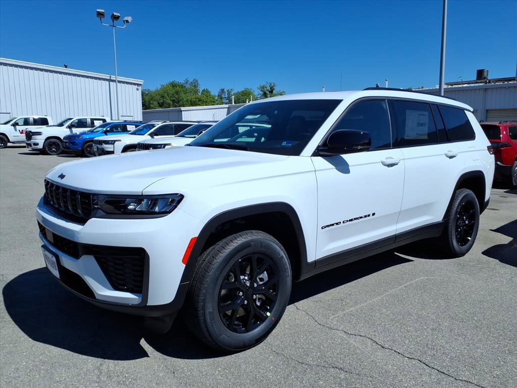 New 2026 Jeep Grand Cherokee L 4WD image 8