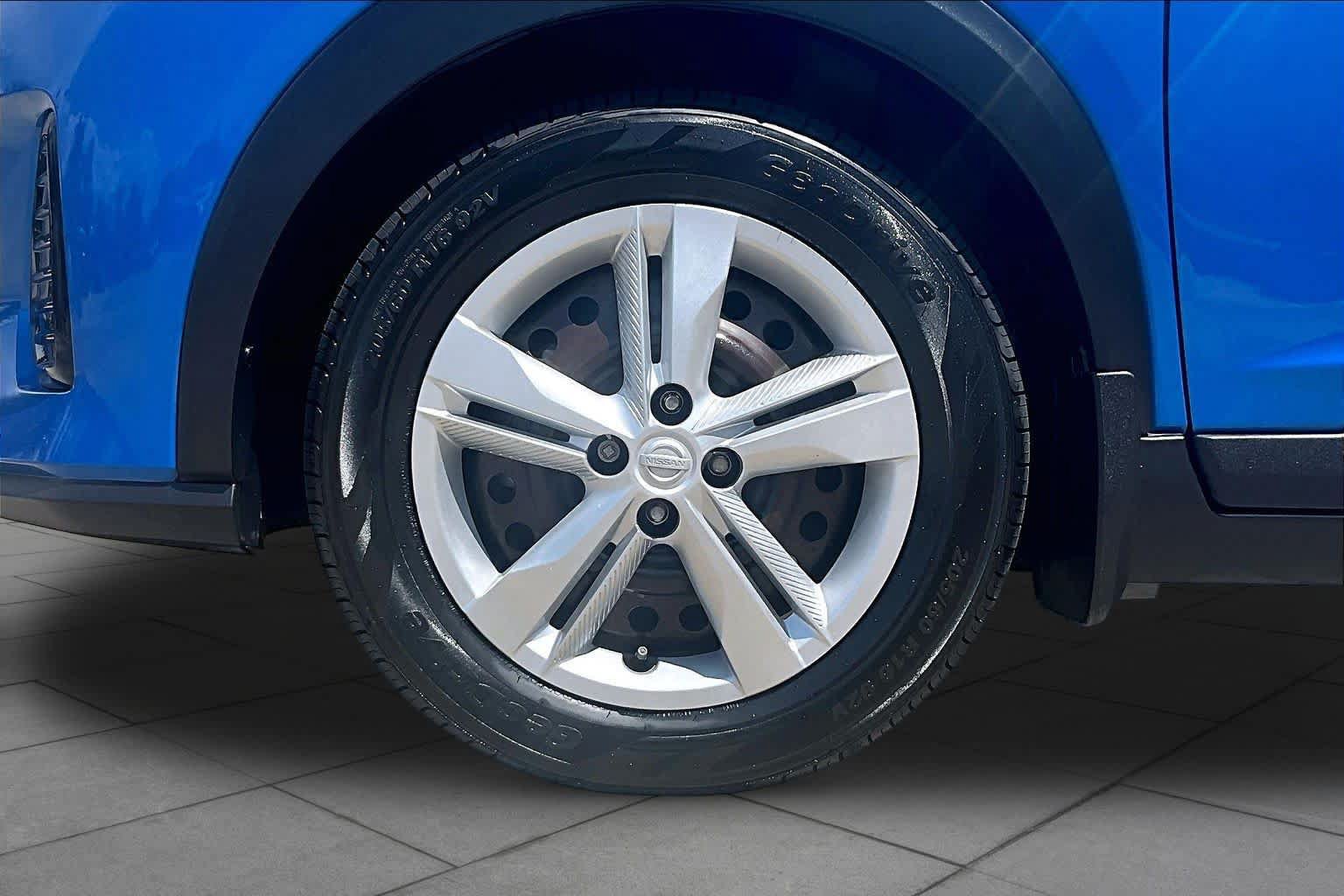 Used 2022 Nissan Kicks S FWD image 11