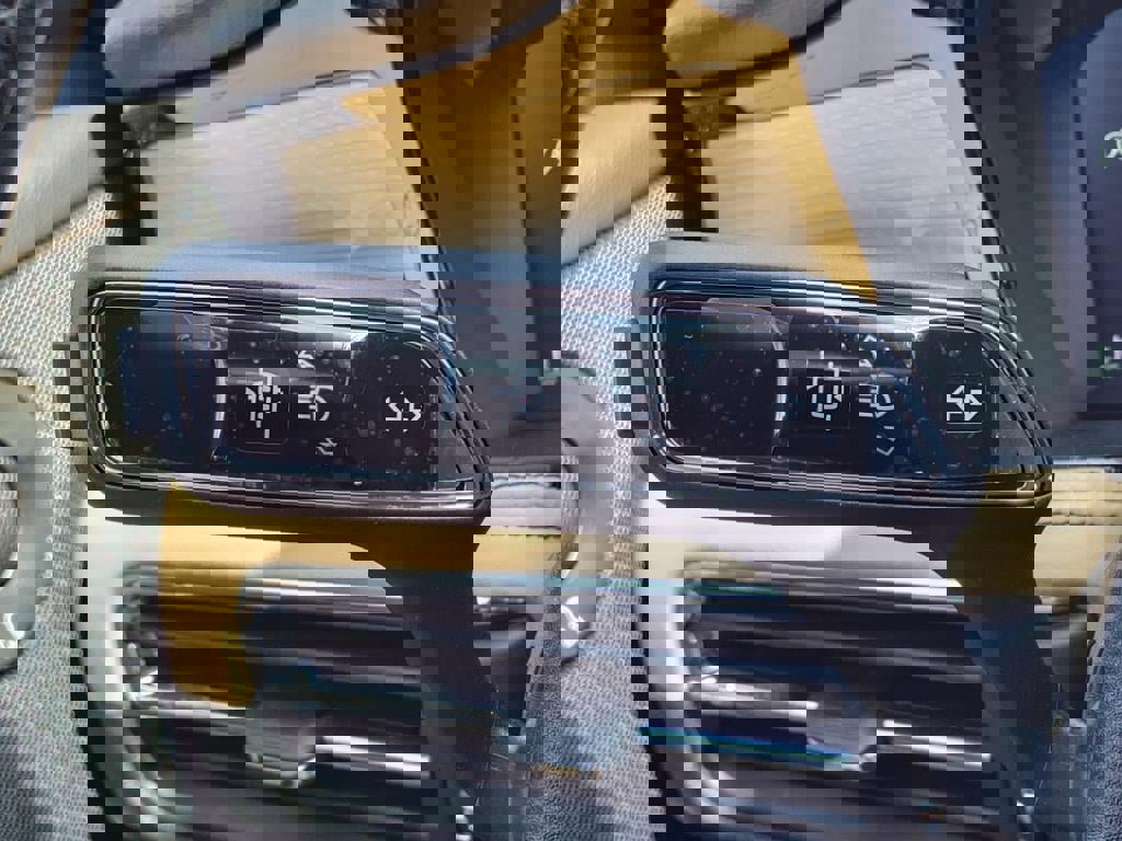 New 2023 Lincoln Corsair Reserve w/ Equipment Group 202A image 45