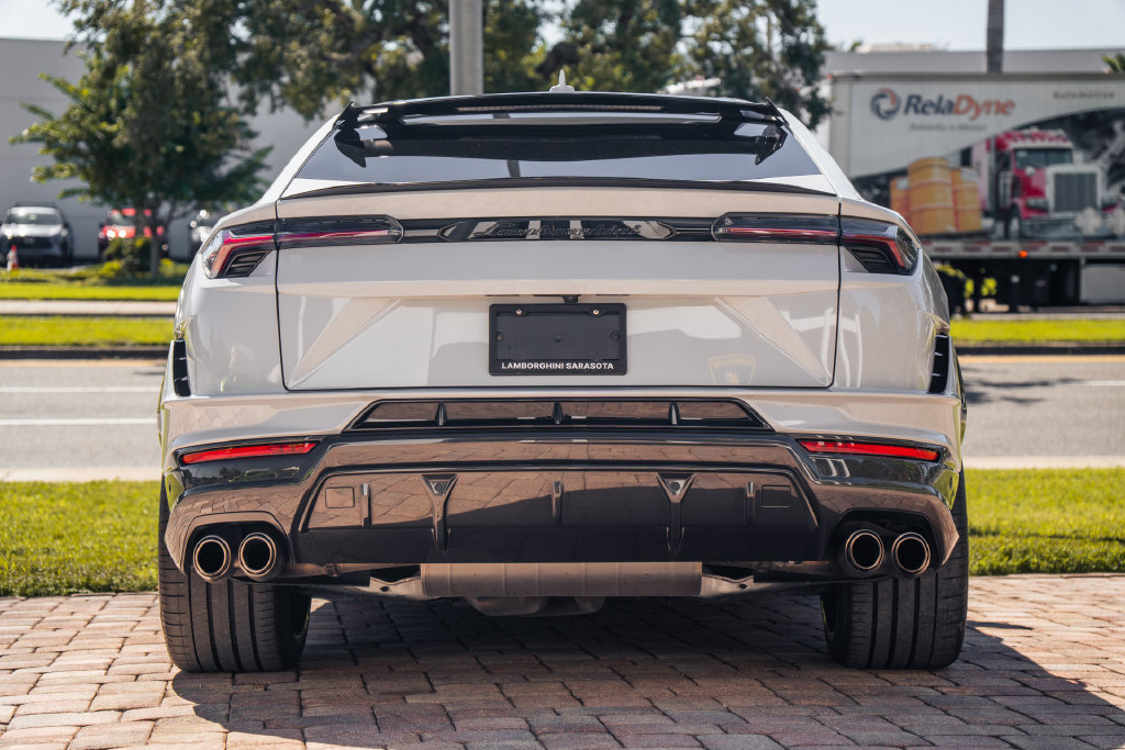 Used 2024 Lamborghini Urus Performante AWD/4WD image 4