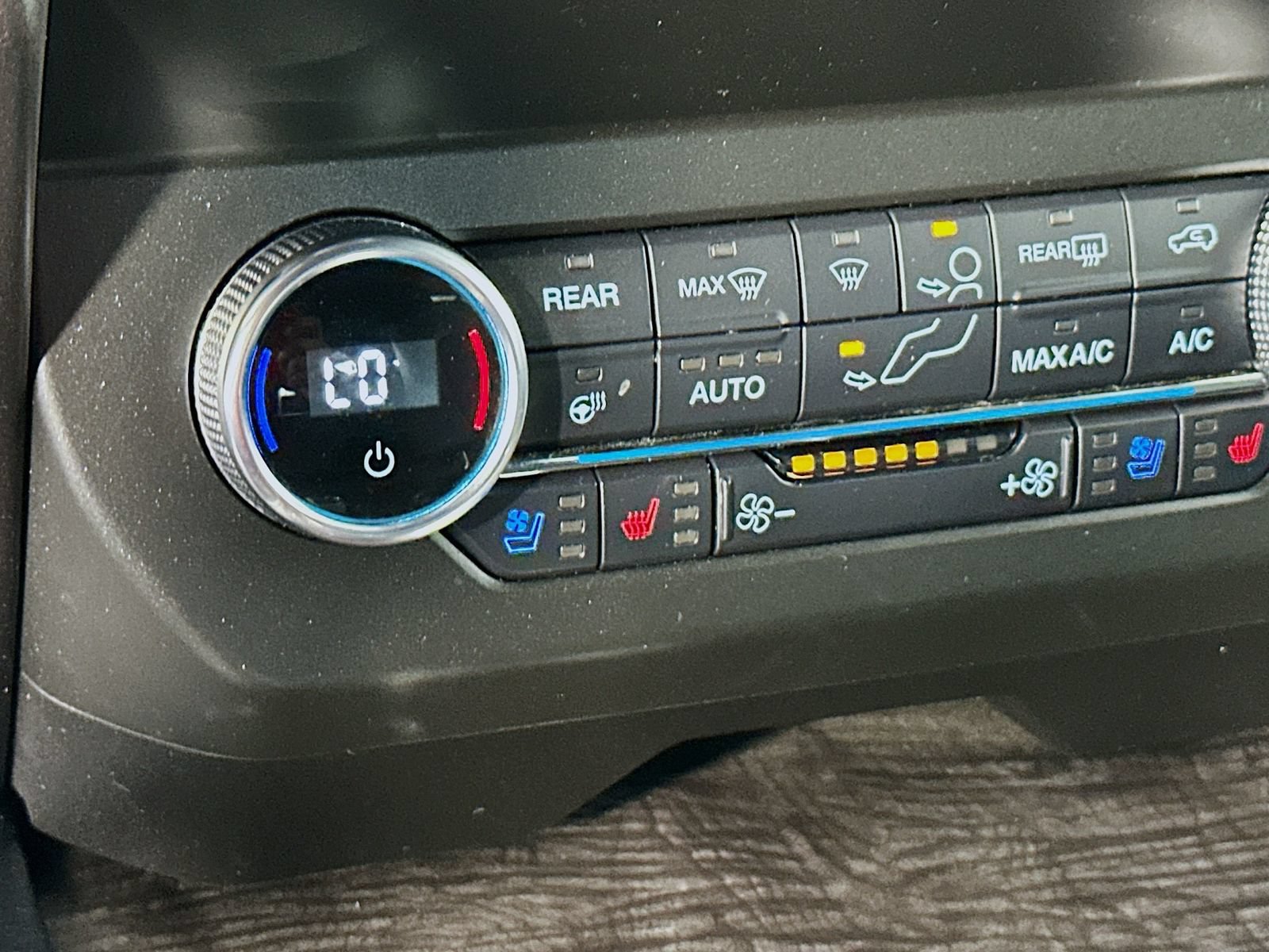 Used 2019 Ford Expedition Limited w/ Equipment Group 302A AWD/4WD image 21