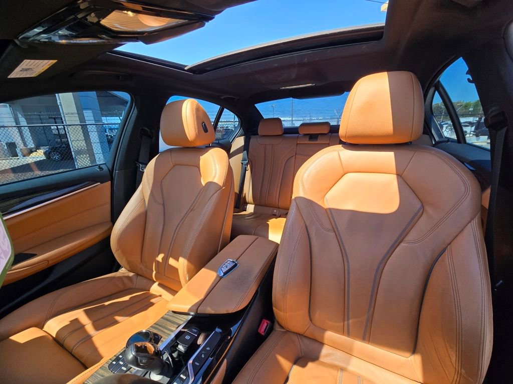 Used 2019 BMW 530e w/ M Sport Package RWD image 26