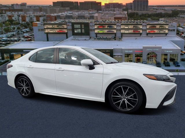 Used 2023 Toyota Camry SE