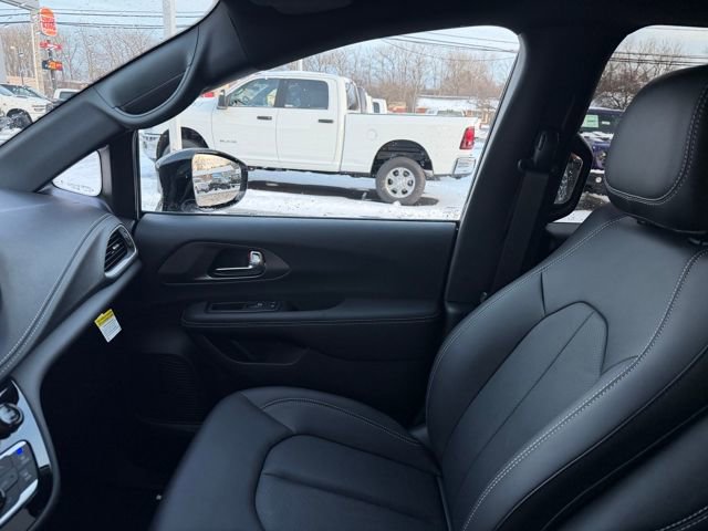 New 2026 Chrysler Pacifica Select image 49