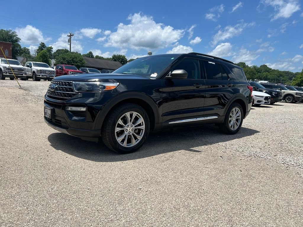Used 2021 Ford Explorer XLT w/ Equipment Group 202A AWD/4WD image 4