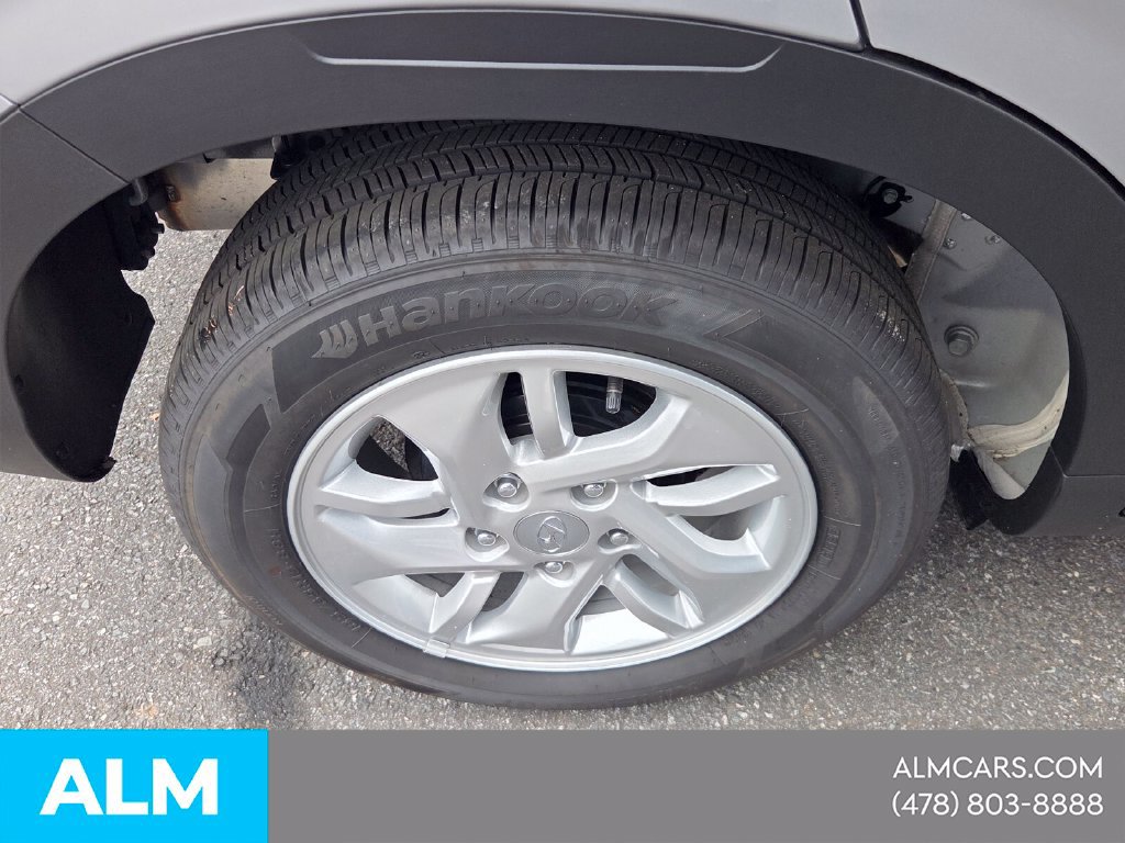 Used 2026 Hyundai Venue SE FWD image 16