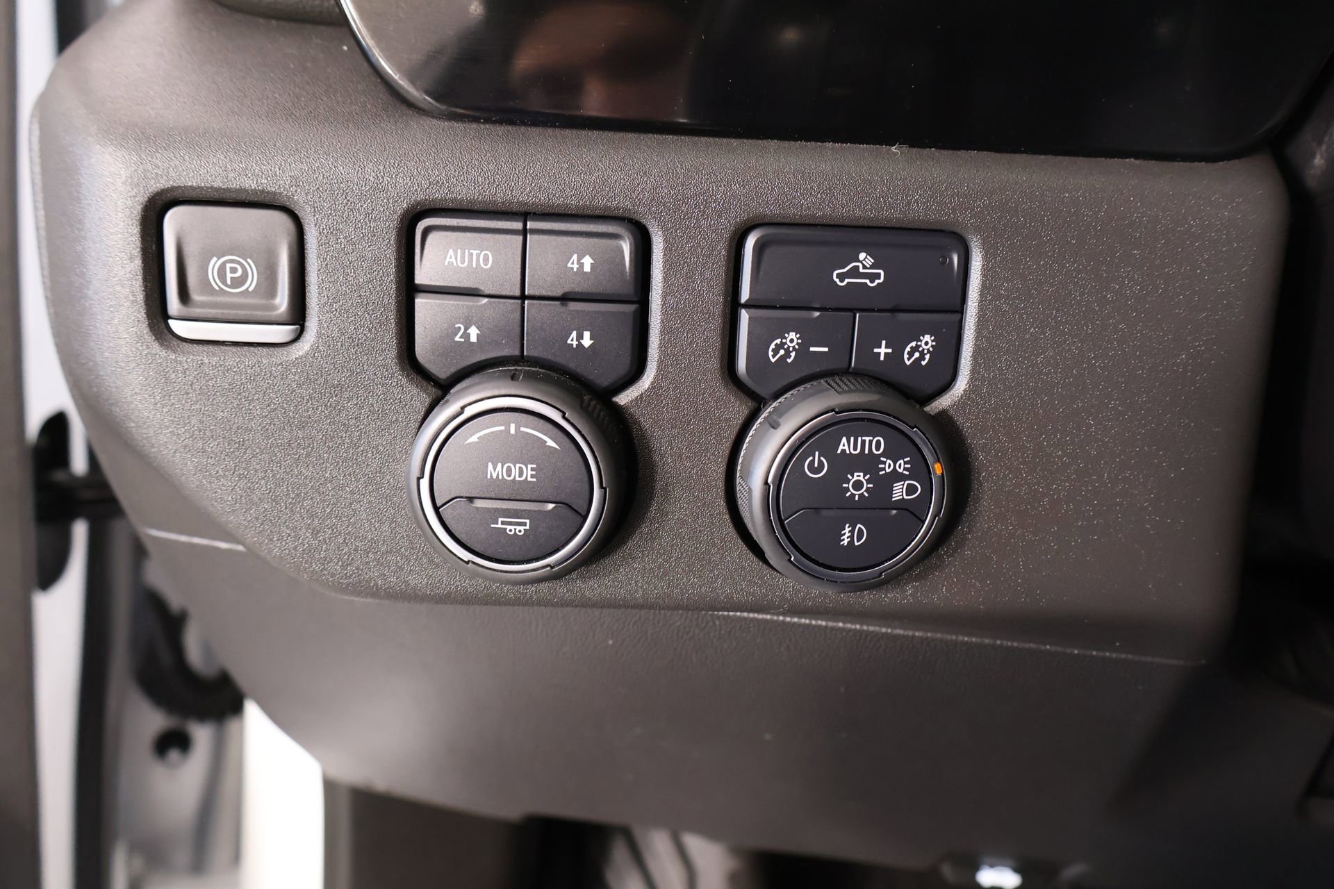 Used 2023 Chevrolet Silverado 1500 LT Trail Boss w/ Protection Package AWD/4WD image 9