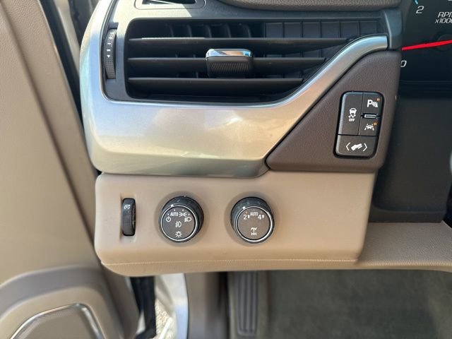 Used 2017 Chevrolet Suburban Premier image 16