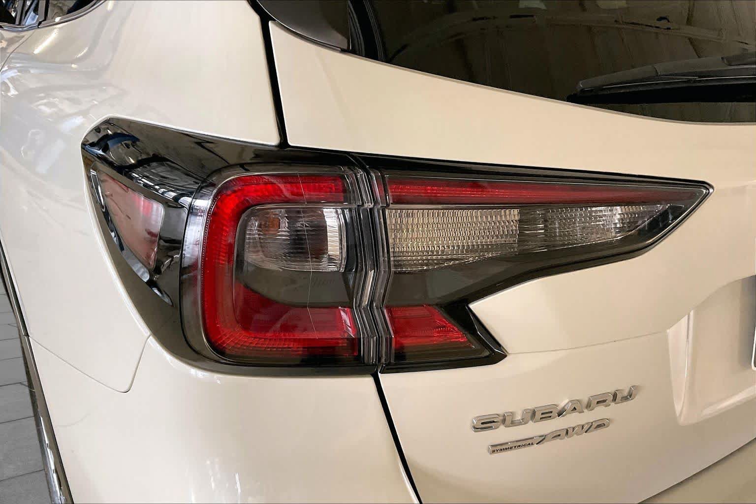Used 2022 Subaru Outback Limited AWD/4WD image 26