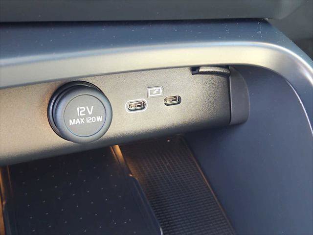 Used 2024 Volvo XC90 B5 Plus w/ Protection Package Premier AWD/4WD image 28