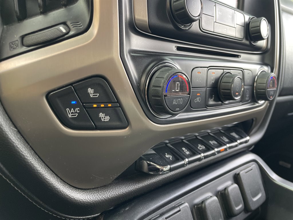 Used 2015 GMC Sierra 3500 Denali w/ Duramax Plus Package image 32