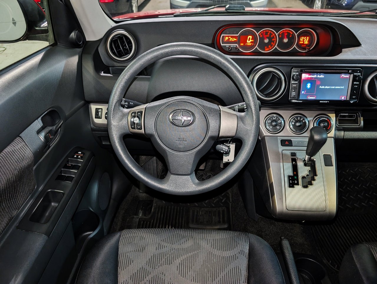 Used 2013 Scion xB image 2