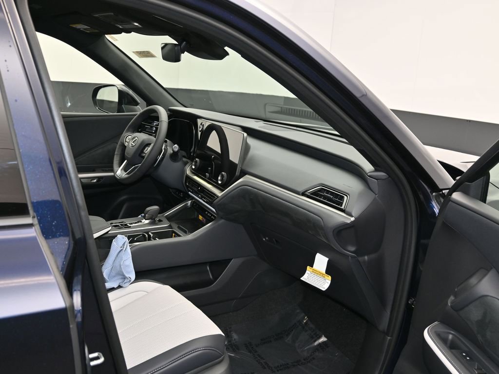 New 2026 Lexus TX 500h AWD image 10