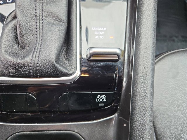 Used 2024 Jeep Compass Latitude image 28