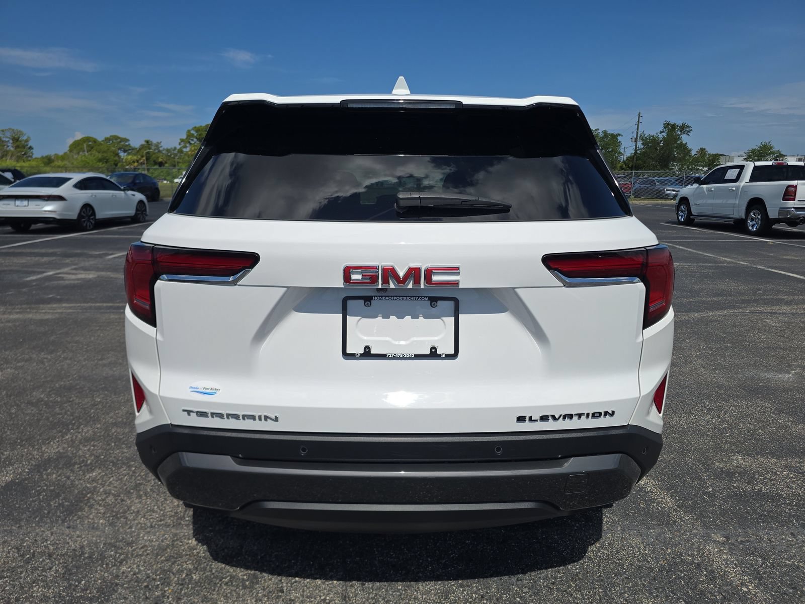 Used 2025 GMC Terrain Elevation FWD image 5