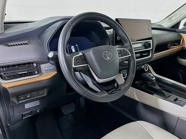 Used 2024 Toyota Grand Highlander AWD image 9
