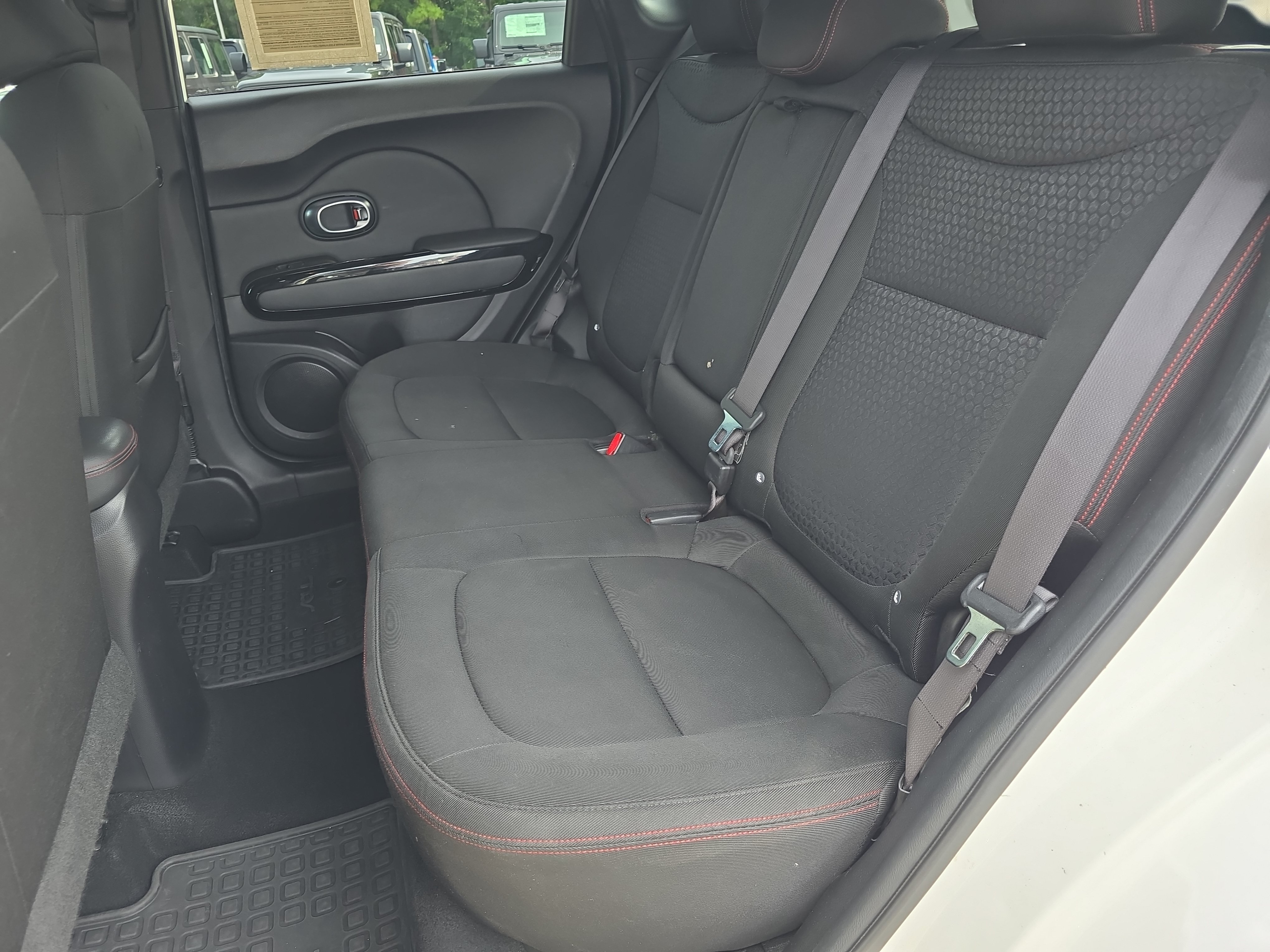 Used 2014 Kia Soul + FWD image 13