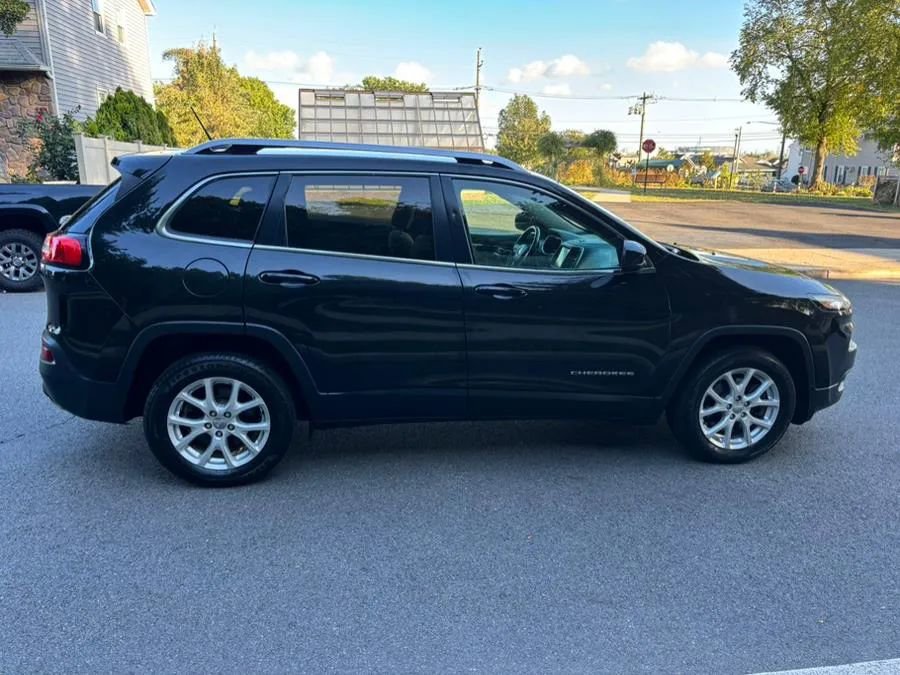 Used 2015 Jeep Cherokee Latitude image 5