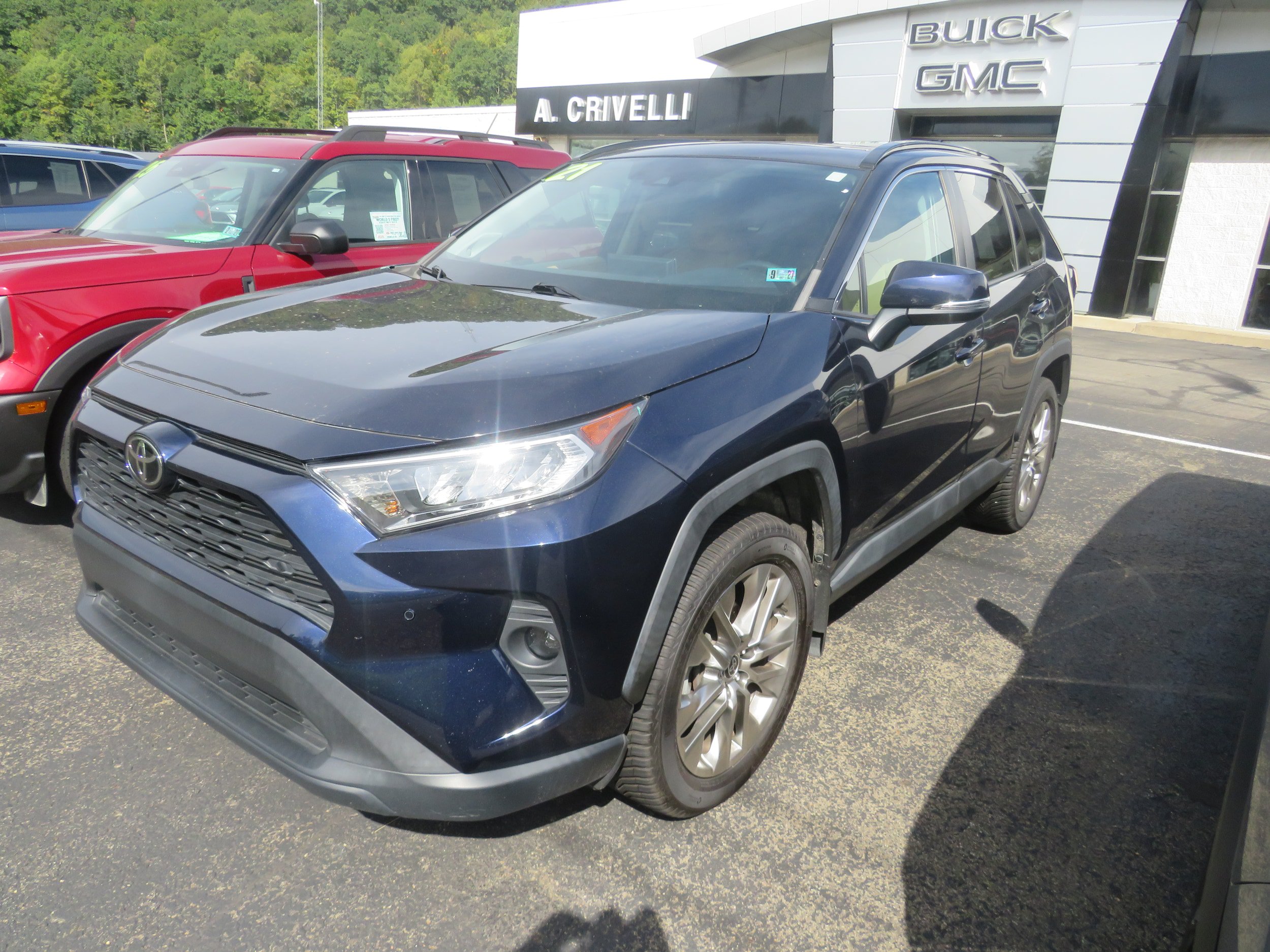 Used 2021 Toyota RAV4 XLE Premium AWD/4WD image 3
