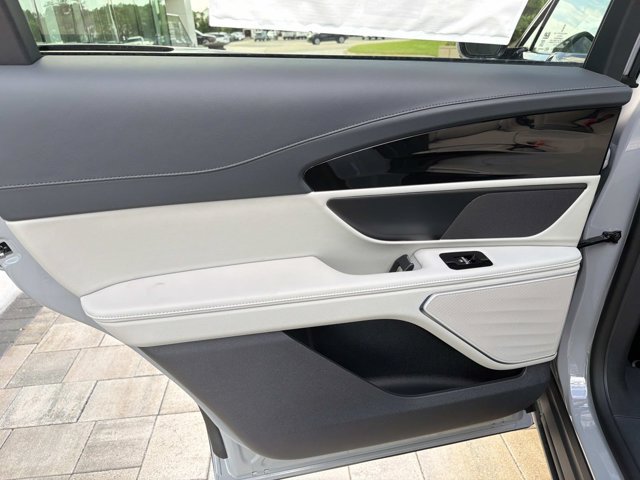 New 2026 Lincoln Nautilus Premier AWD/4WD image 15