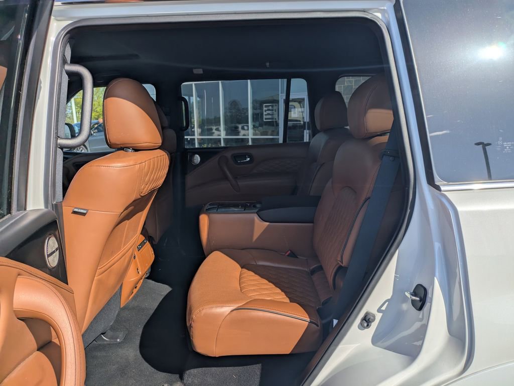 Used 2024 INFINITI QX80 Sensory image 16