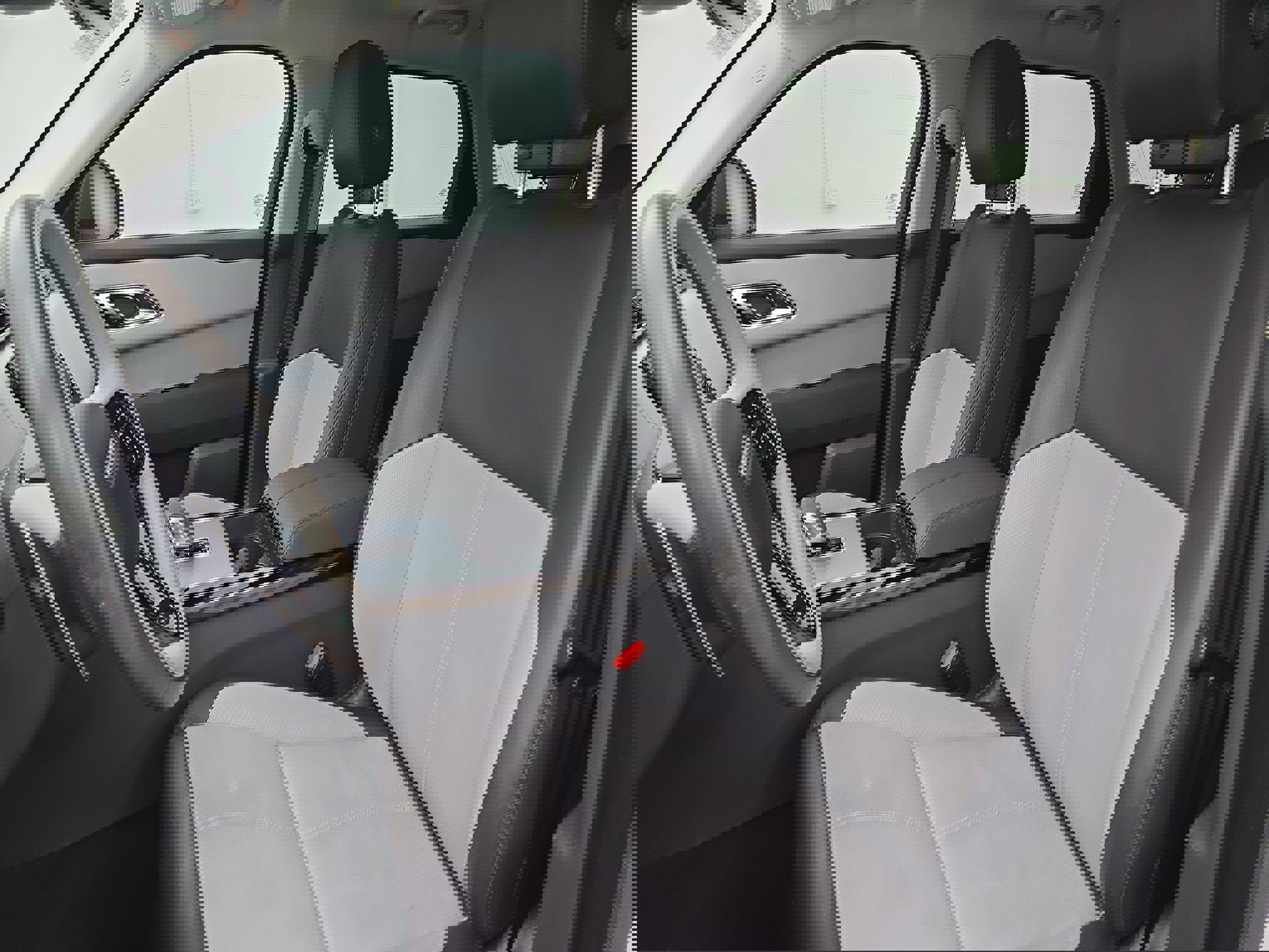 Certified 2025 Land Rover Range Rover Velar S image 15