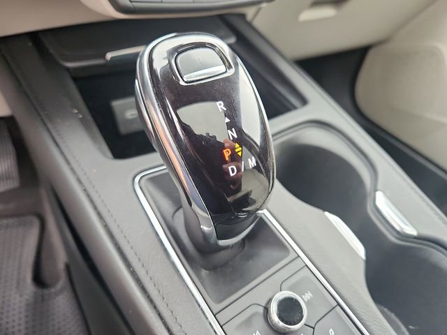 Used 2023 Cadillac XT4 Luxury w/ Cold Weather Package FWD image 15