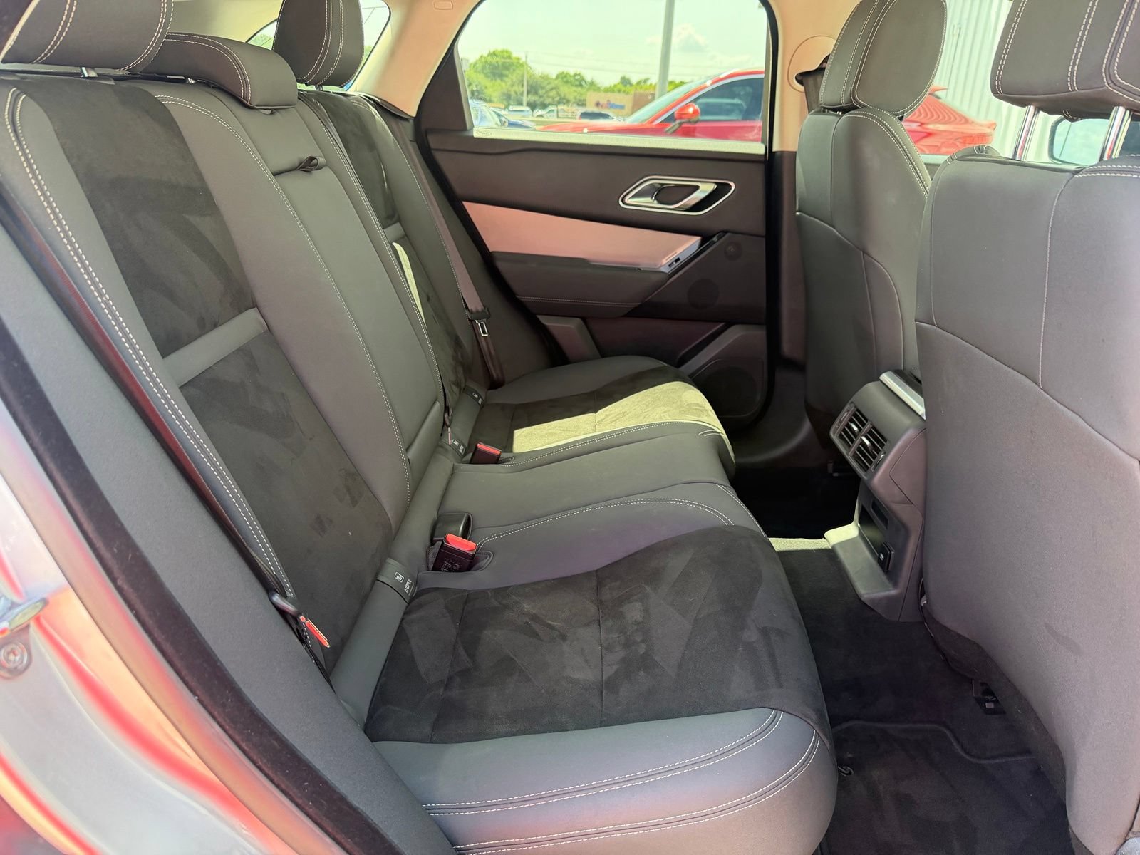 Used 2019 Land Rover Range Rover Velar AWD/4WD image 23