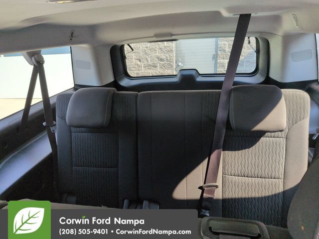 Used 2017 Chevrolet Suburban LS RWD image 28