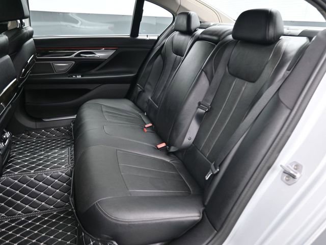 Used 2016 BMW 740i image 16