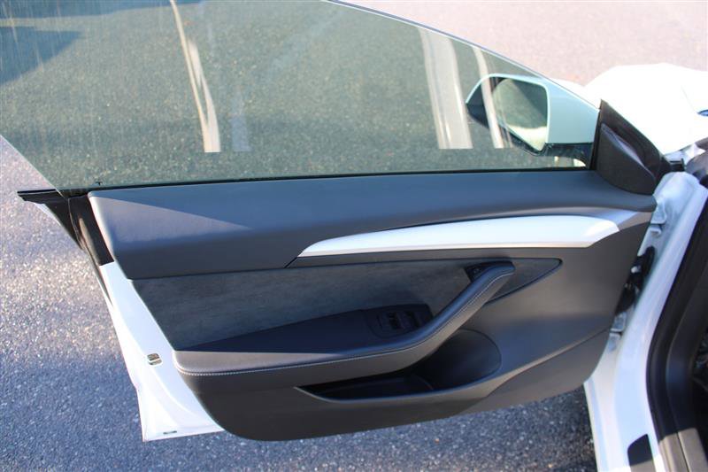 Used 2021 Tesla Model 3 Performance image 12