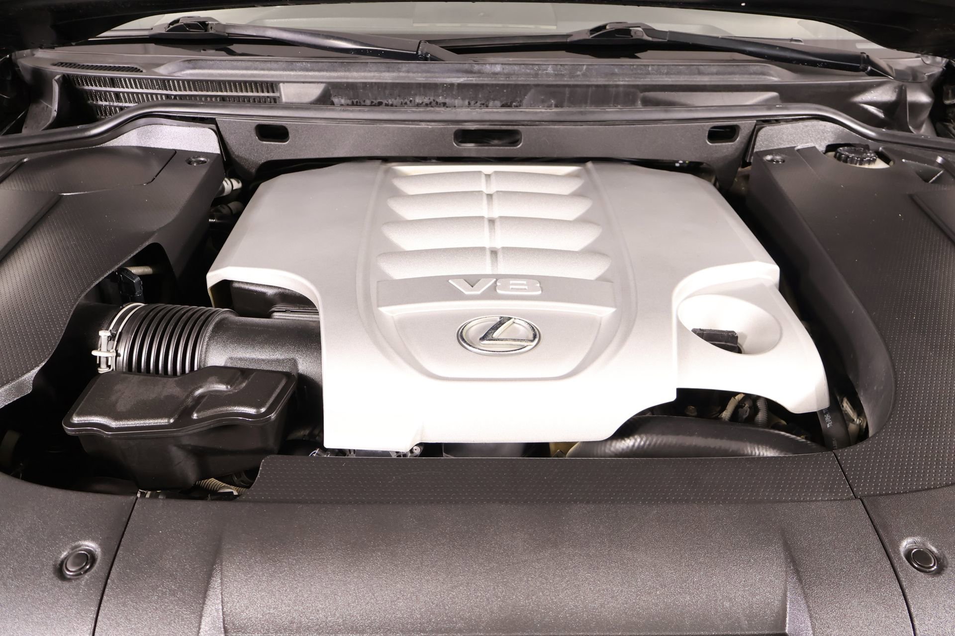 Used 2015 Lexus LX 570 4WD image 25