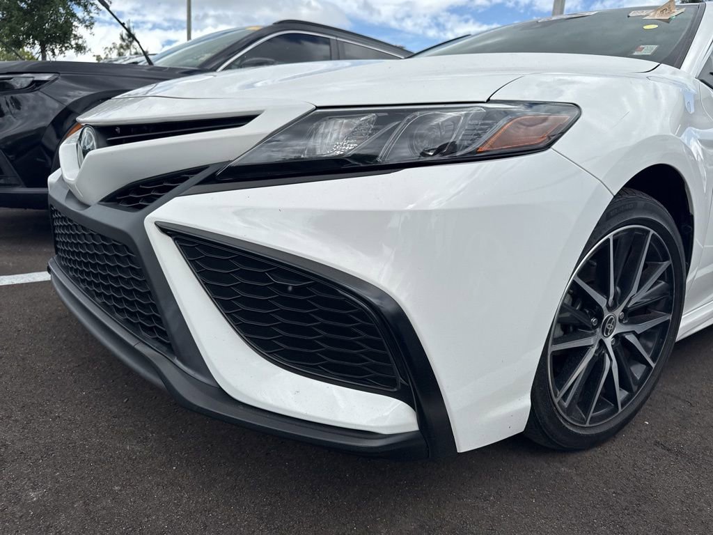 Used 2023 Toyota Camry SE image 9