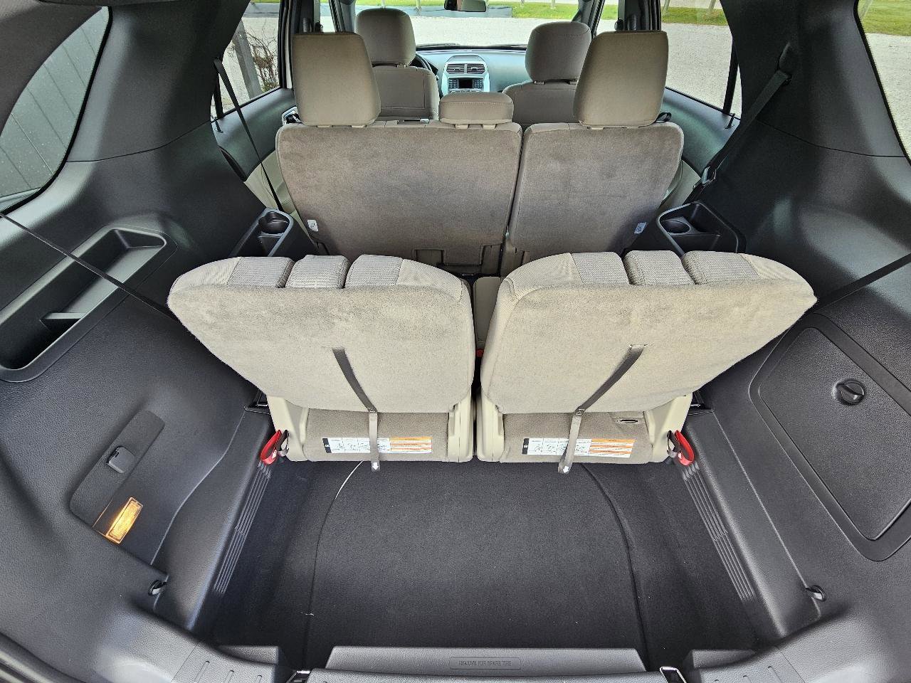Used 2014 Ford Explorer XLT FWD image 26